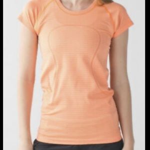 Lululemon athletica short sleeve top size 4. Peach